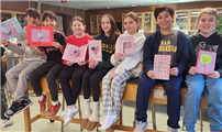 Students showing cards thumbnail264155